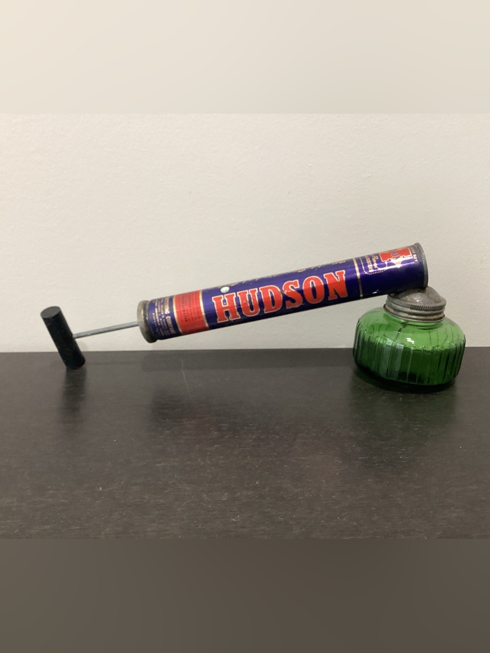 Vtg. Hudson hand-pump bug sprayer/duster Manf. By the H.D. Hudson